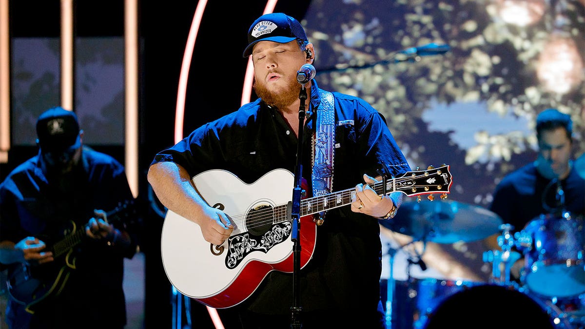 Luke Combs performing