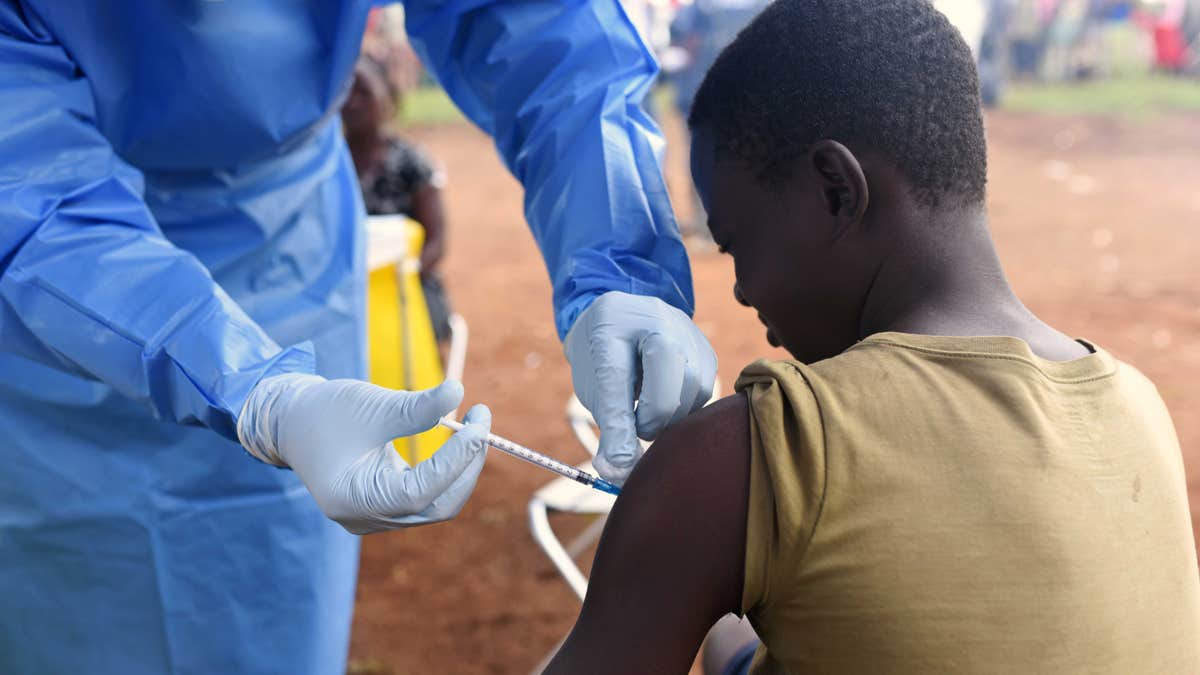 Boy gets Ebola vaccine
