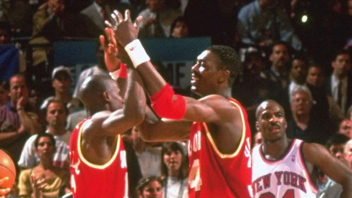 Hakeem Olajuwon and Vernon Maxwell in NBA Finals