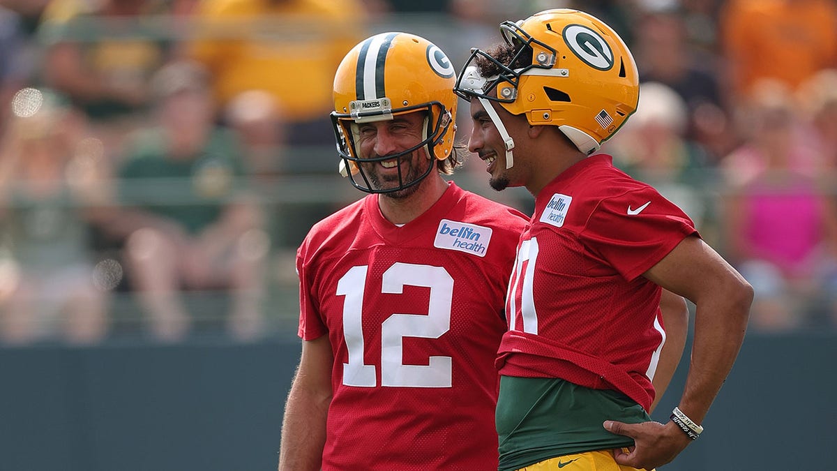 Aaron Rodgers Jordan Love training camp