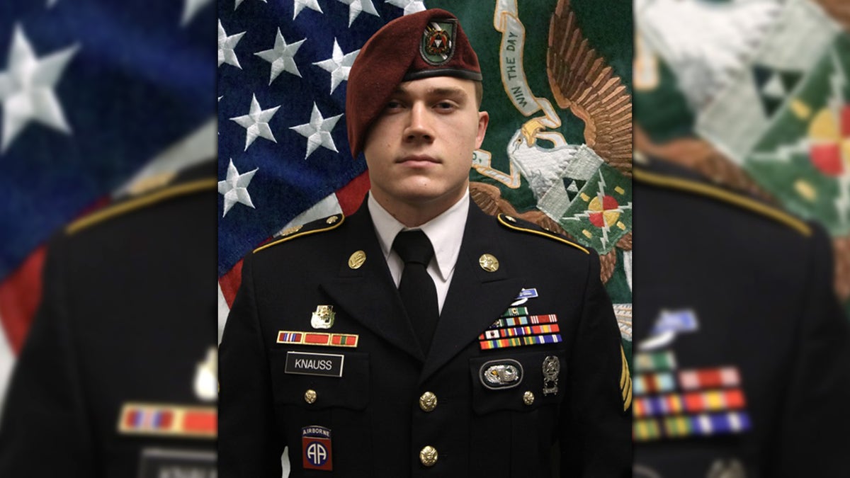 staff sgt. ryan knauss army uniform