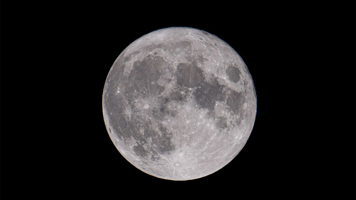 Sturgeon full moon in Greece