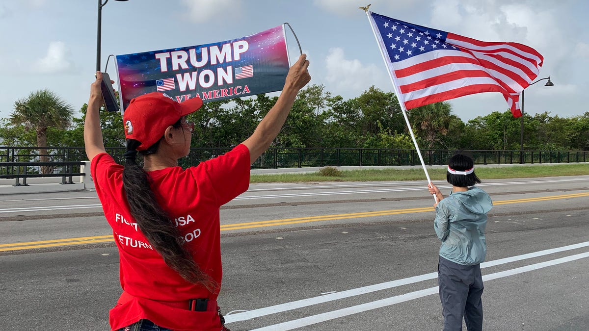 Trump supporters after Mar-a-Lago raid