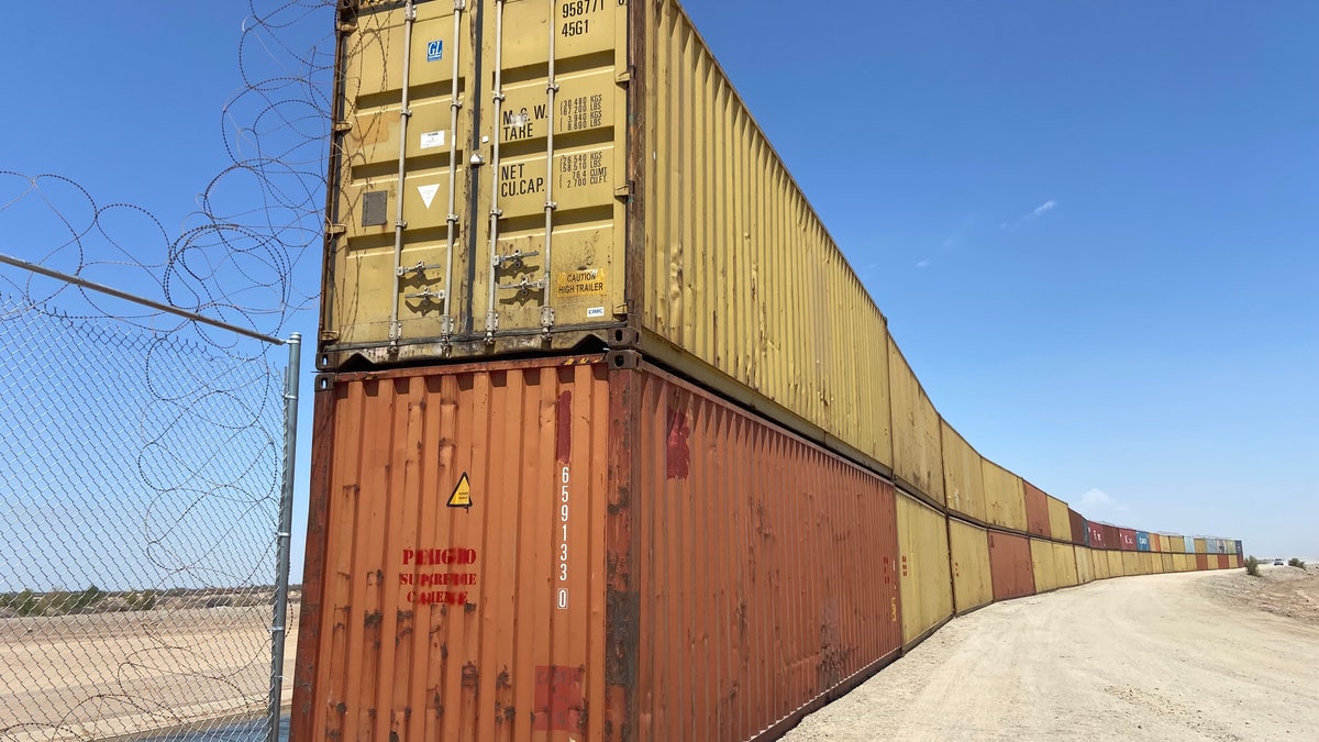 Shipping containers close gaps in Yuma border wall