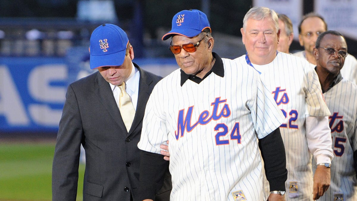 Mets retire No. 24 for Willie Mays during team's first Old Timers