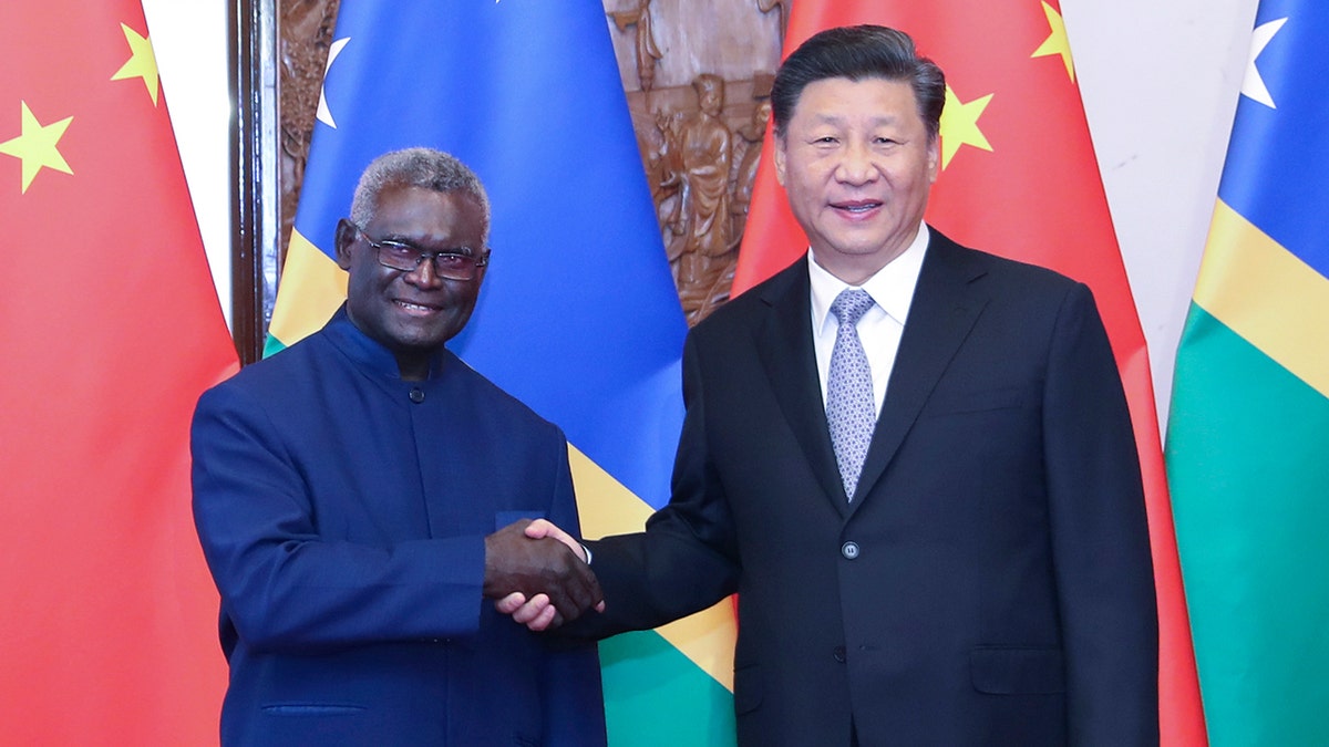 President Xi Jingping and Solomon Islands' prime minister meet