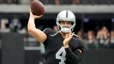 Derek Carr sidesteps Raiders, Tom Brady question after rumor catches fire
