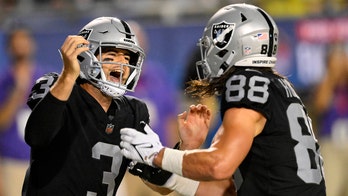 Raiders give head coach Josh McDaniels happy homecoming, beat Jaguars 27-11