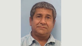 Albuquerque Muslim community fights to keep suspected serial killer in jail