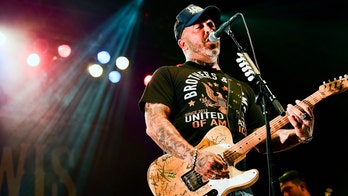 Aaron Lewis talks his new album ‘Frayed at Both Ends’ and what in his personal life inspired it