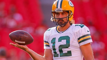 Aaron Rodgers dealing with thumb injury, missed Wednesday practice