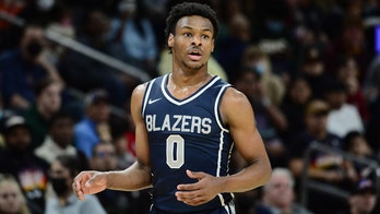 Bronny James throws down vicious dunk, impresses NBA superstars