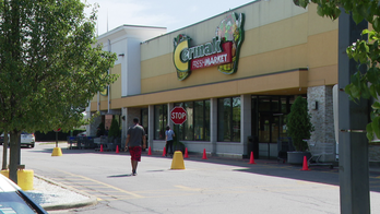 Chicago police say 9-year-old girl escapes kidnapping near grocery store