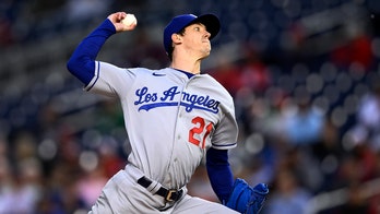 Buehler stars in 100th career start as Dodgers sweep Cubs