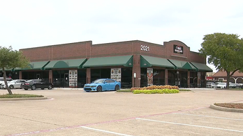 Texas lounge security guard shot and killed by customer during argument