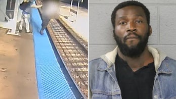 Chicago police arrest man suspected of pushing CTA rider onto tracks