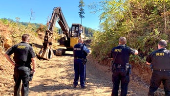 Wanted Oregon man attempts to flee arrest in slow-moving excavator, deputies follow on foot
