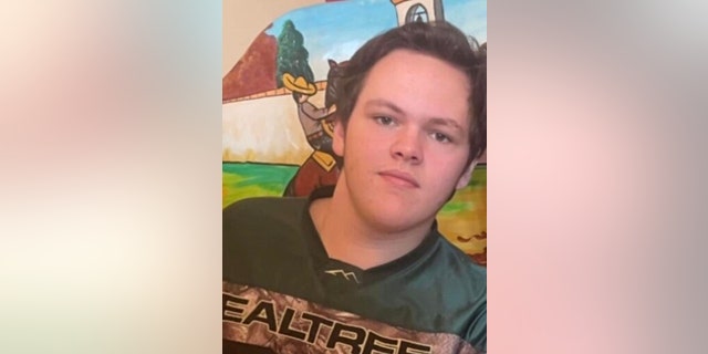 Kentucky 18 Year Old Dies After Helping With Flood Cleanup He Loved 1010