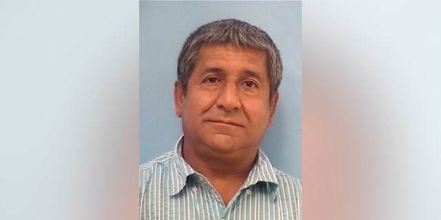 This photo released Tuesday, Aug. 9, 2022, by the Albuquerque Police Department shows Muhammad Syed. Syed, 51, was taken into custody Monday, 8月. 8, 2022, in connection with the killings of four Muslim men in Albuquerque, ニューメキシコ, over the last nine months.