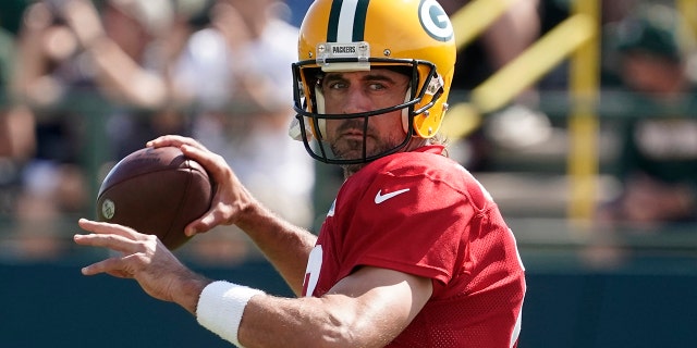 Aaron Rodgers explains calculated ‘immunized’ remark that fueled COVID controversy Aaron Rodgers explains calculated ‘immunized’ remark that fueled COVID controversy