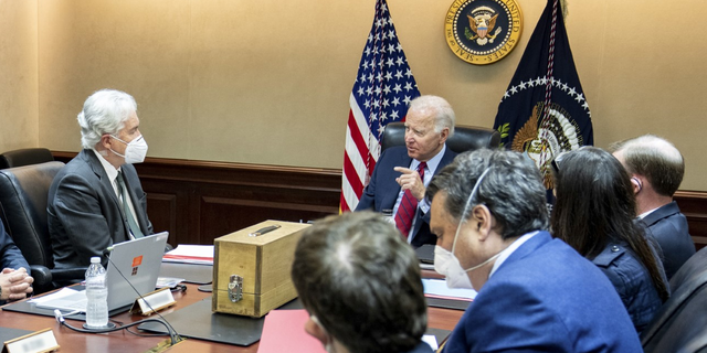 President Joe Biden is shown here on July 1 during a meeting "to discuss the counterterrorism operation to take out Ayman al-Zawahri," ホワイトハウスは言う.