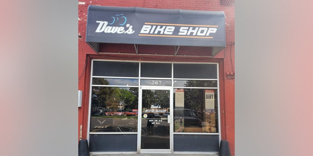 In Idaho Falls, Barnes brought his bicycle to Dave's Bike Shop, which Barnes described as 