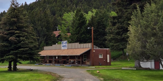 Barnes spent two nights at this motel in Elliston, Montana, due to the cold weather and winds.