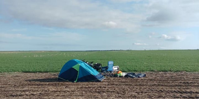 On his trip through South Dakota, Barnes had one of his best weeks for mileage, bereik 433 myl. One of his campsites in S.D. is pictured.