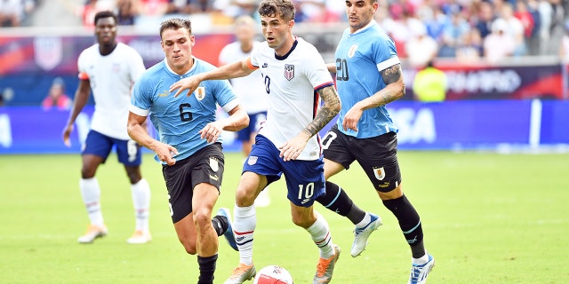 Christian Pulisic avec le ballon lors d'un match contre l'Uruguay au Children's Mercy Park le 5 juin 2022 à Kansas City, Kansas.