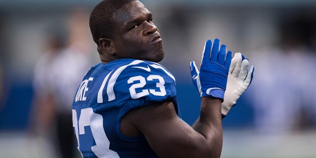 Indianapolis Colts running back Frank Gore, #23, on the sidelines during the NFL game between the Arizona Cardinals and Indianapolis Colts on September 17, 2017, at Lucas Oil Stadium in Indianapolis.