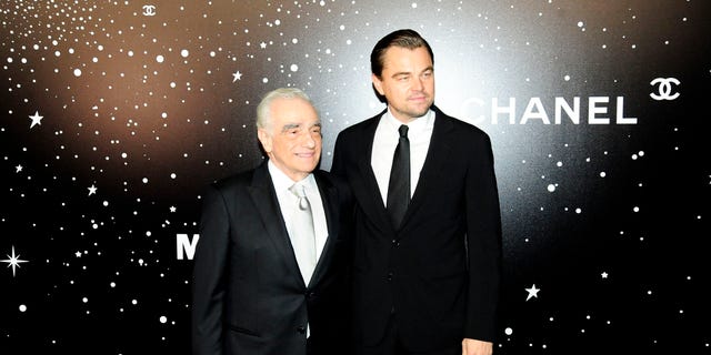 Martin Scorsese, à esquerda, e Leonardo DiCaprio são os produtores executivos da nova série Hulu.