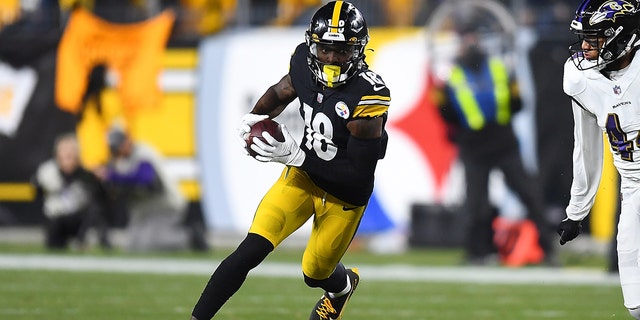 Diontae Johnson #18 of the Pittsburgh Steelers in action during the game against the Baltimore Ravens at Heinz Field on December 5, 2021 in Pittsburgh, Pennsylvania. 