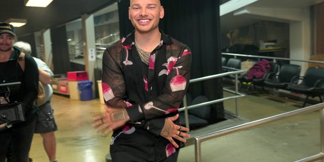 Kane Brown Makes MTV VMA History As First Male Country Artist To Perform At Awards: 'A Huge Honor' 2 Kane Brown is excited to incorporate mixed reality elements into his performance and see all the other performers.