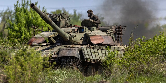 Ukrainian tank crew trains with infantry near Dnipropetrovsk Oblast, Ukraine.