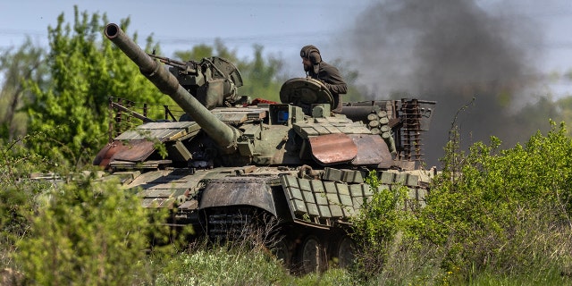 Ukrainian tank crew trains with infantry near Dnipropetrovsk Oblast, Ukraine.