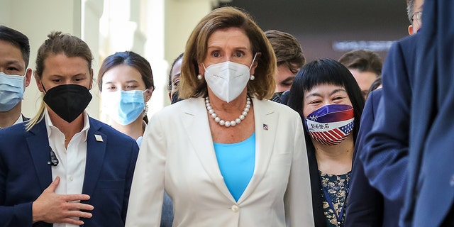 Pelosi says Chinese President Xi ‘acts like a bully’ with ‘insecurities’ as she defends Taiwan trip