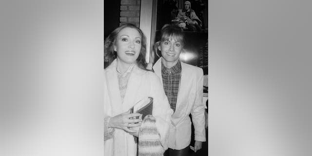 Olivia Newton-John with Jane Seymour outside a theater, およそ 1970