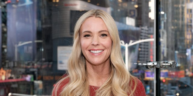Kate Gosselin smiling for the camera