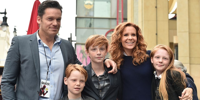 Robyn Lively, Bart Johnson and their children attend the ceremony honoring Ryan Reynolds with a Star on the Hollywood Walk of Fame on December 15, 2016, in Hollywood, California. 