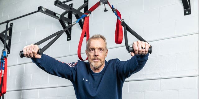 Celebrity fitness trainer Gunnar Peterson trains Rebel Wilson.