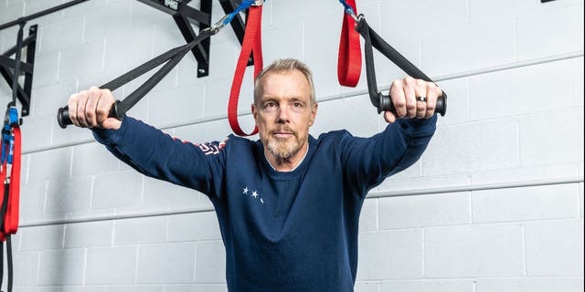 Celebrity fitness trainer Gunnar Peterson trains Rebel Wilson.
