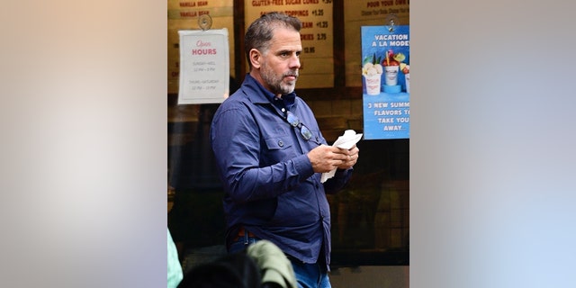 Hunter Biden, son of President Biden, stops to get ice cream with his family in Los Angeles, Aug.  22, 2022.