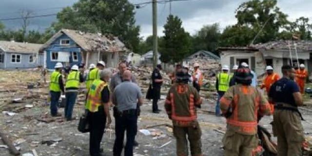 Tres personas han muerto como resultado de la explosión de una casa en Evansville, Indiana, dicen las autoridades.