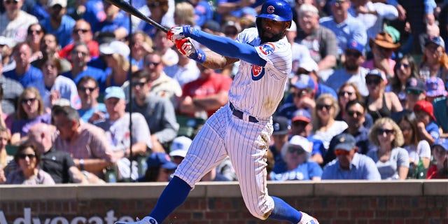 Jason Heyward of the Cubs bats against the Atlanta Braves at Wrigley Field on June 18, 2022, in Chicago.