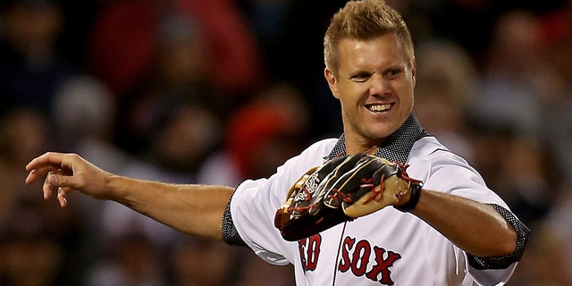 Former Red Sox pitcher Jonathan Papelbon gets ready to throw out the first pitch before Game 3 of the ALCS against the Houston Astros at Fenway Park on October 18, 2021 in Boston.