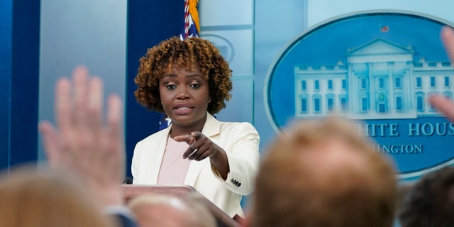 Reportero de la Casa Blanca critica a Karine Jean-Pierre por no responder preguntas