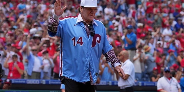 Former Philadelphia Phillies player Pete Rose acknowledges the crowd prior to the game against the Washington Nationals at Citizens Bank Park, Aug. 7, 2022, in Philadelphia.