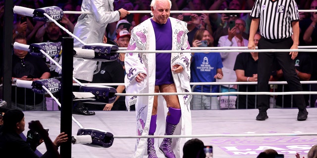 Ric Flair en acción durante el último partido de Ric Flair en el Auditorio Municipal de Nashville el 31 de julio de 2022 en Nashville.