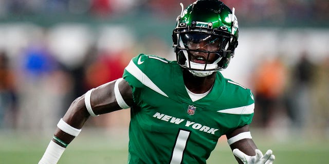 New York Jets cornerback Sauce Gardner practices before a game Aug. 22, 2022, in East Rutherford, N.J.