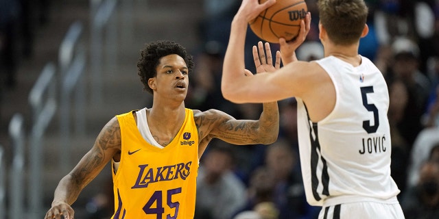 Los Angeles Lakers forward Shareef O’Neal, #45, guards Miami Heat forward Nikola Jovic, #5, during the third quarter at the California Summer League at Chase Center in San Francisco July 2, 2022.